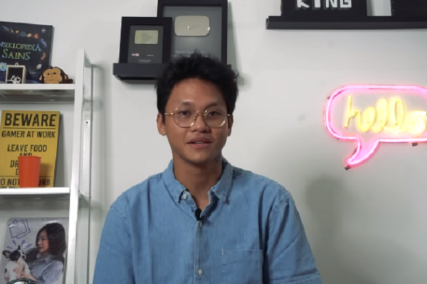 Hiatus 8-9 Bulan, YouTuber Ericko Lim Unggah Video Minta Maaf!