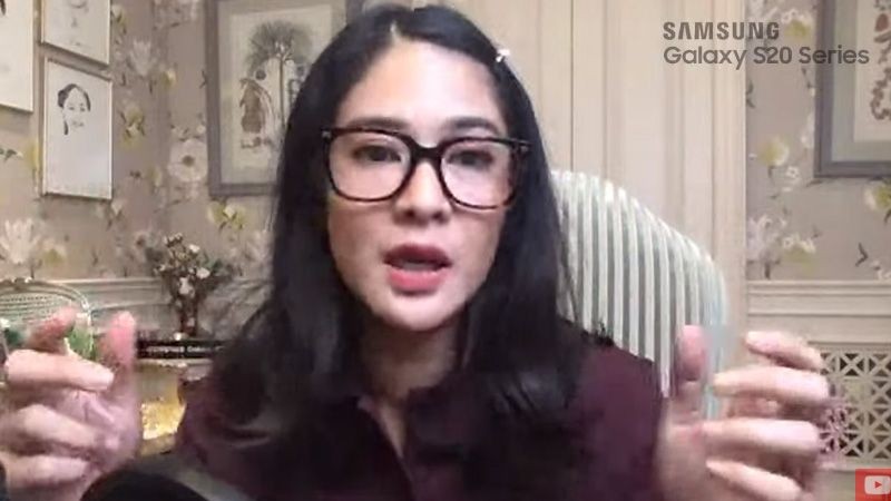 Dian Sastro Gunakan Samsung Galaxy S20 untuk Berkarya di Rumah!