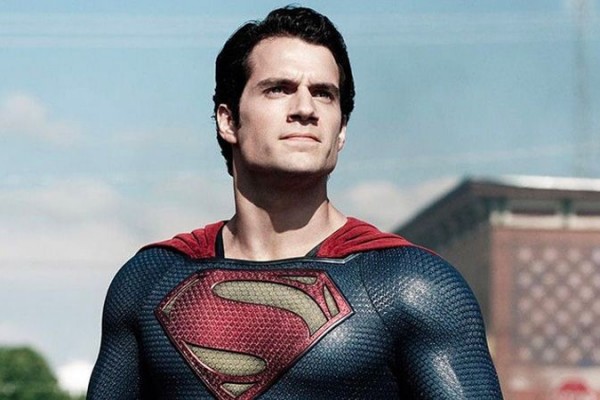 Henry Cavill dalam Pembicaraan untuk Kembali Menjadi Superman!