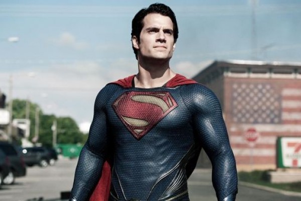 4 Versi Superman yang Muncul di Film The Flash!