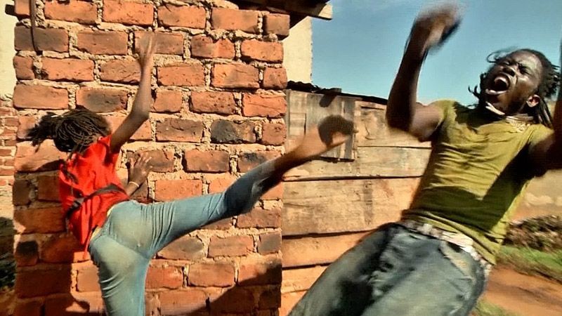 Review Crazy World: Film Action Low Budget Terbaru dari Wakaliwood