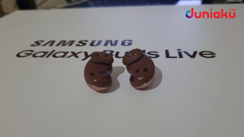 Terbuka dan Beda, Ini Dia Review Samsung Galaxy Buds Live!