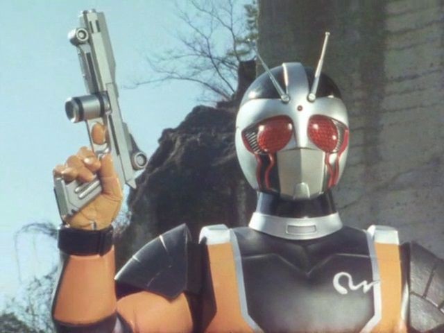 5 Senjata dan Perlengkapan yang Digunakan Kamen Rider Black RX!