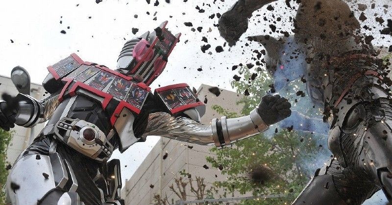 10 Fakta Kamen Rider Decade, Si Penghancur Dunia yang Numpang Lewat!