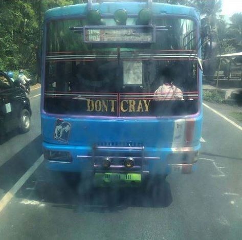 10 Foto Tulisan Belakang Bus! Ada yang Kocak, Ada yang Bijak!