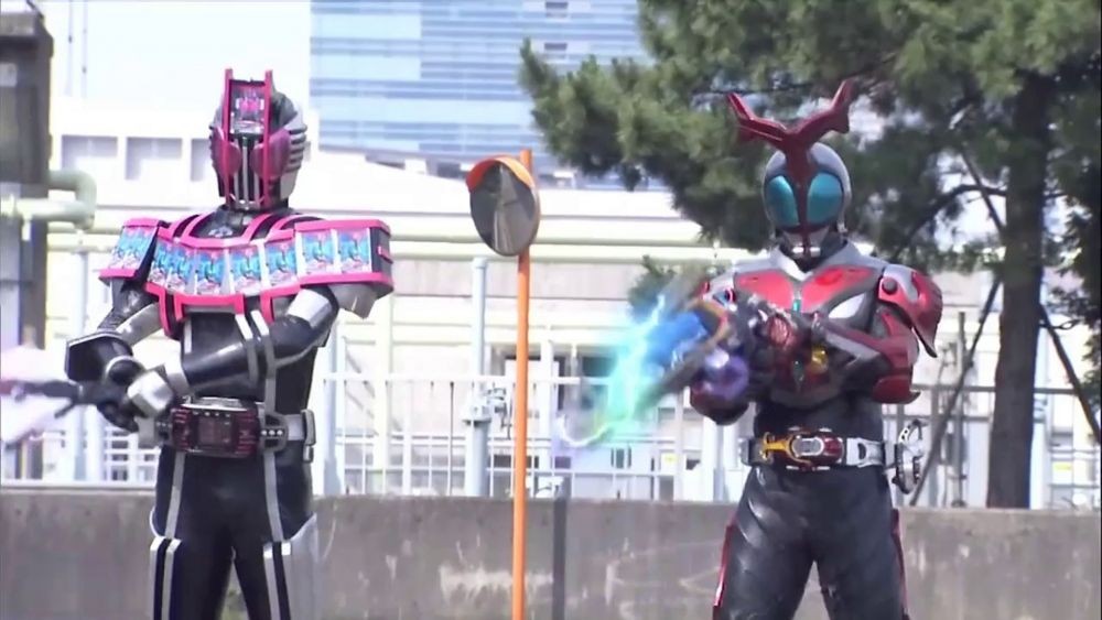 10 Fakta Kamen Rider Decade, Si Penghancur Dunia yang Numpang Lewat!