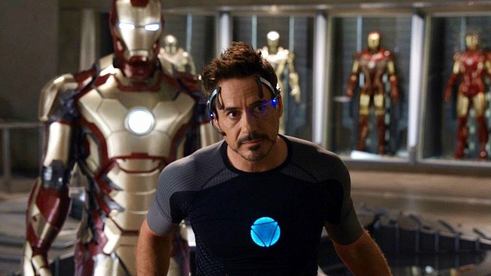 Kenapa Tony Stark Menggunakan Arc Reactor di Dadanya? Ini Jawabannya