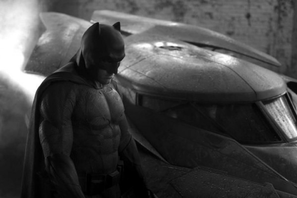 Zack Snyder Ragu Film DC Bisa Sebesar MCU dalam Waktu Dekat