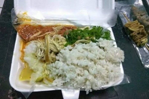 Aneh Banget! Ini Foto 10 Makan Nasi dengan Lauk yang Nyeleneh!
