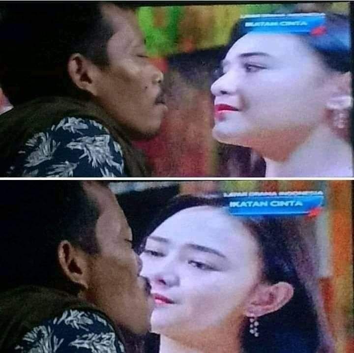 Nontonnya Fokus Banget! Ini 10 Foto Gaya Nonton Sinetron yang Kocak!