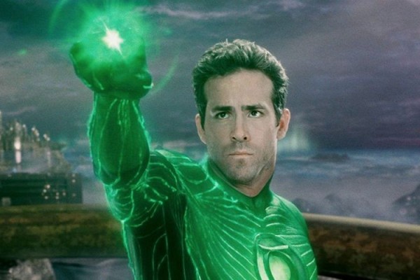 Akhirnya Ryan Reynolds Menonton Film Green Lantern!