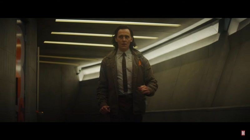 Tom Hiddleston Jelaskan Sejarah Rumit Hidup Loki dalam 30 Detik