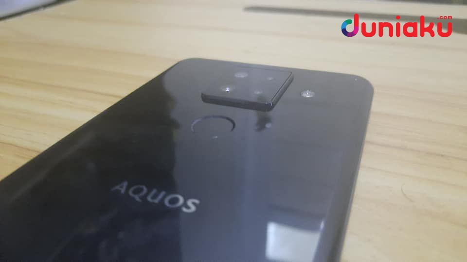 Elegan dengan Japan Quality? Ini Review Sharp Aquos Sense4 Plus!