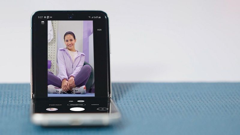 Pevita Pearce Bikin Konten Basic Workout Challenge lebih mudah dengan Flex Mode di Galaxy Z Flip3.jpg