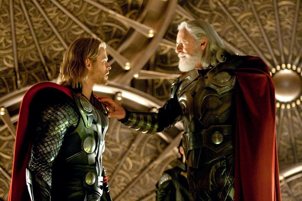 Kenapa Odin Membuang Thor ke Bumi di Thor 1? Ini Penyebabnya
