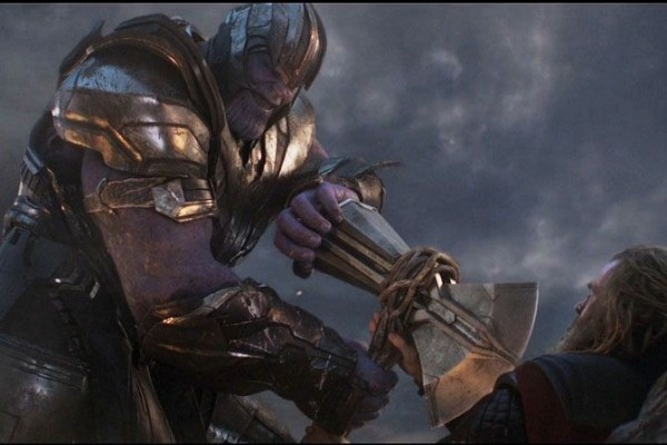 Kenapa Thanos Bisa Menggunakan Stormbreaker di Endgame? Ini Situasinya