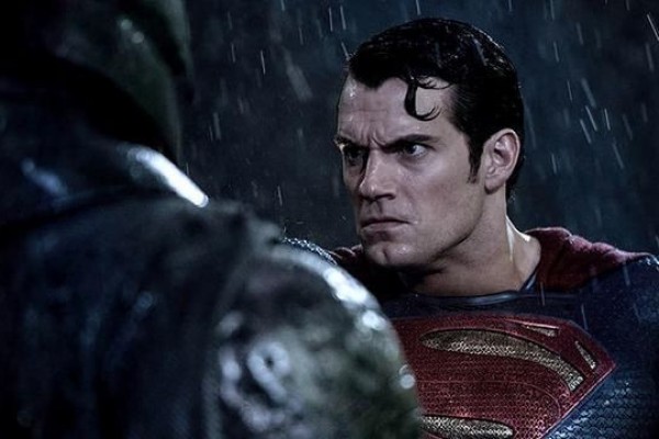 Kenapa Batman V Superman Banyak Dikritik? Ini Alasannya
