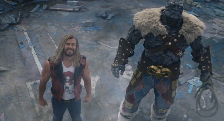 Thor (kiri) dan Korg (kanan). (Dok. Marvel Studio/Thor: Love and Thunder)
