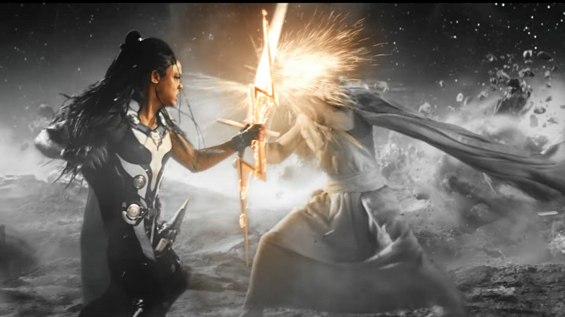 Valkyrie (kiri) melawan Gorr dengan petir Zeus. (Dok. Marvel Studo/Thor: Love and Thunder)