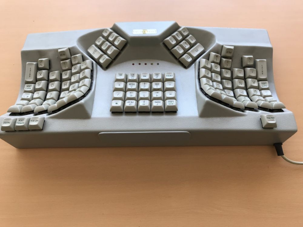 Jenis Keyboard Komputer dengan Berbagai Bentuk dan Fungsi yang Berbeda