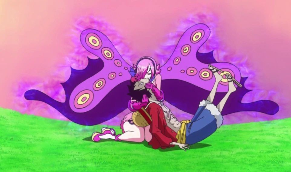 Reiju menyerap racun dari tubuh Luffy. (Dok. Toei Animation/One Piece)