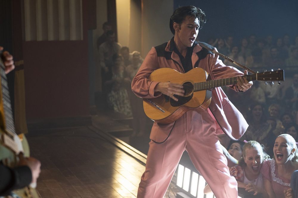 Review Elvis, Kisah Hidup Sang Raja Rock and Roll