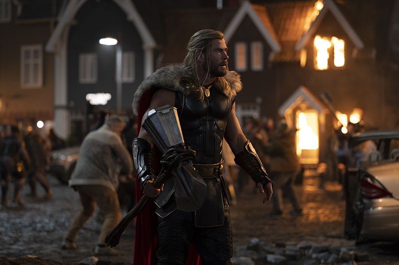 Review Thor: Love and Thunder, Perjalanan Thor Mencari Jati Diri