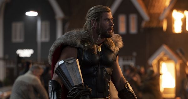 Thor dengan Stormbreaker