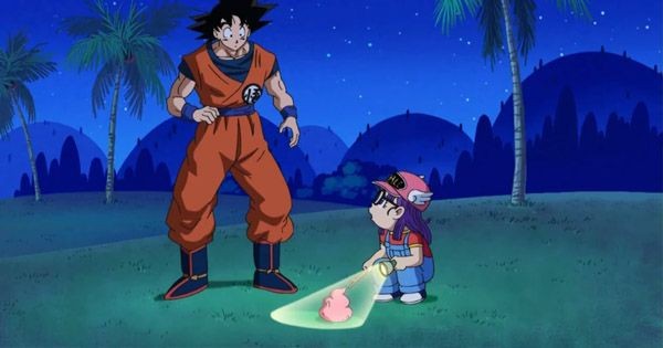 Goku bertemu Arale yang sedang bermain kotoran