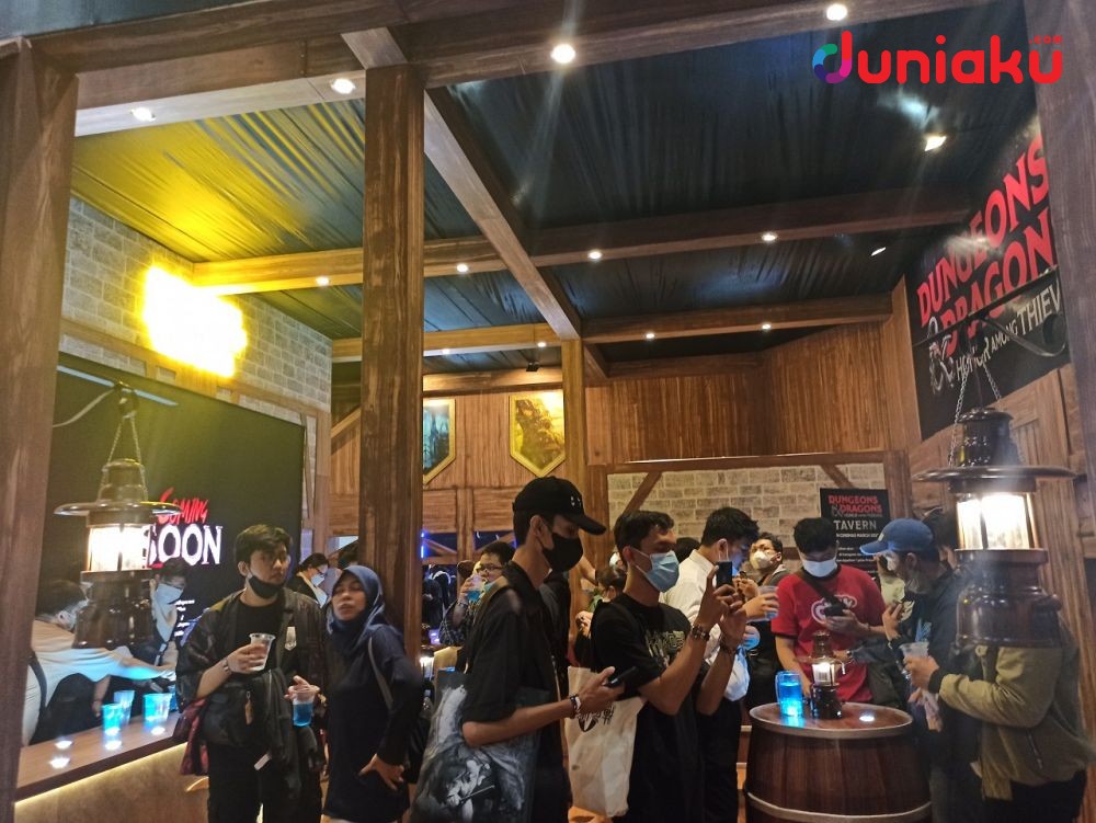 Suasana tavern pada pukul 12.00 WIB. (Dok. Duniaku.com/Fahrul Razi Uni Nurullah)