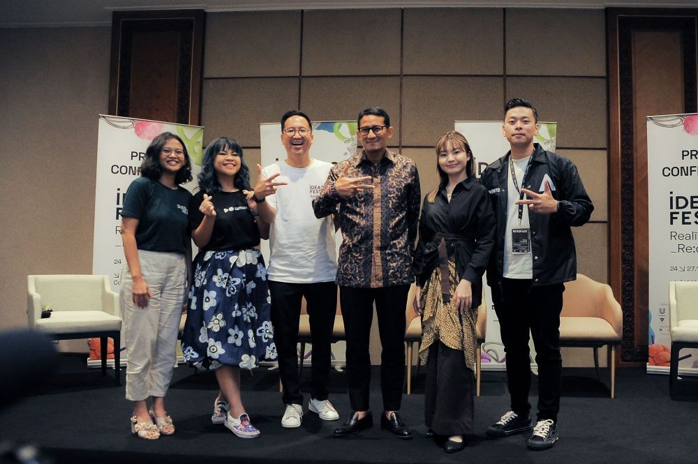 (Foto 1 Ki - Ka) Dwi Sasetyaningtyas, Desy Bachir, Ben Soebiakto, Sandiaga Uno, Erika Richardo, Wanyi Pratiknyo.