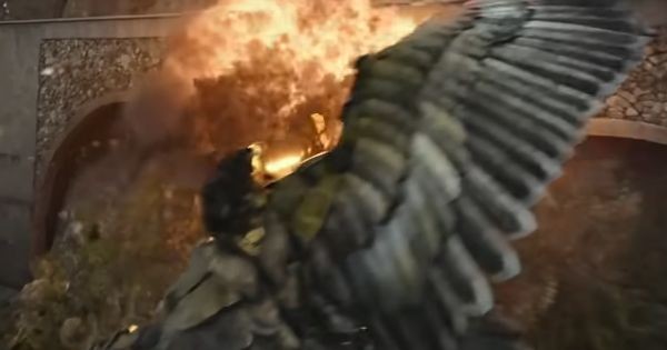 Airazor menyemburkan api - Transformers: Rise of The Beasts