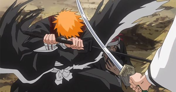 Ichigo menahan tebasan Aizen - Bleach