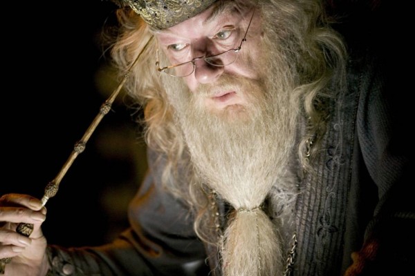 9 Peran Menarik Michael Gambon, Aktor Pemeran Albus Dumbledore!