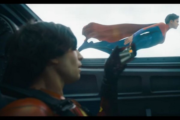 6 Hal Menarik dari Trailer Film The Flash! Ada Supergirl dan Batman