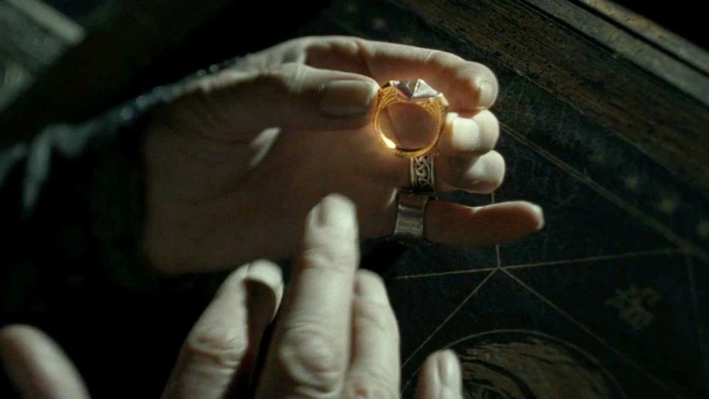 7 Horcrux Voldemort di Harry Potter! Ular hingga Manusia
