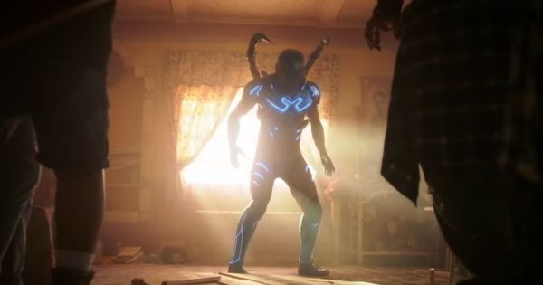 Jaime berhasil bertransformasi secara penuh - Blue Beetle