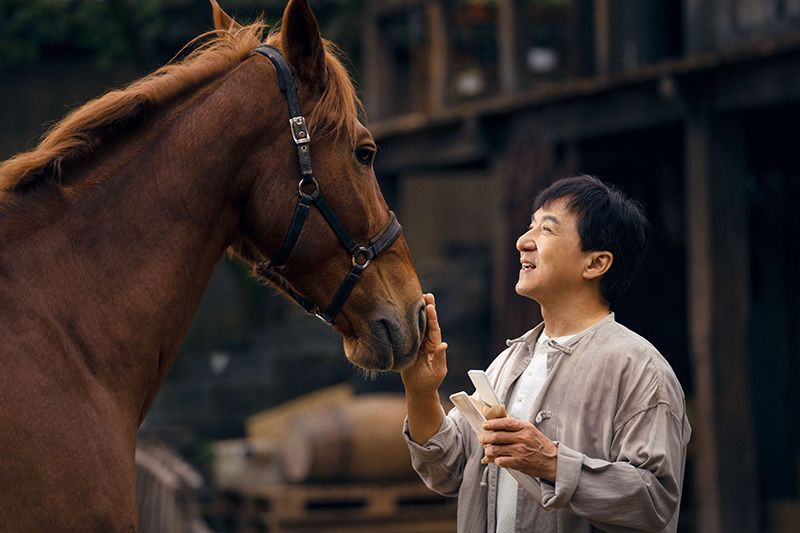 Review Ride On, Saat Jackie Chan Curhat Tentang Anak di Layar Lebar