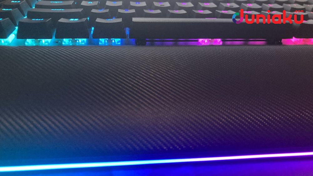 Review Razer Blackwidow V4 Pro, Fullsize Pakai Bonus?