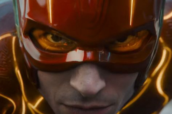 8 Hal Menarik dari Trailer Final The Flash! Kemampuan Lain Barry?