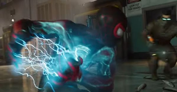 Miles menggunakan serangan listrik - Marvel’s Spider-Man 2