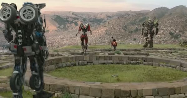 Wheeljack memandu Autobots ke lokasi kunci Transwarp - Transformers: Rise of the Beasts