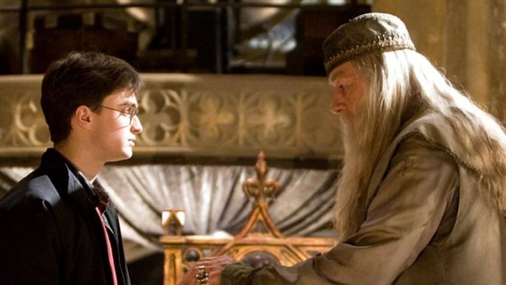 Kenapa Dumbledore Tidak Memberitahu Harry Cara Menghancurkan Horcrux?