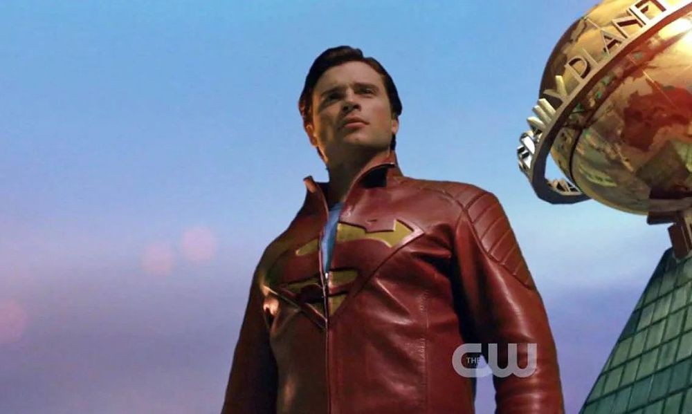 Kenapa Clark Kent Seri Smallville Tak Pakai Kostum Superman?