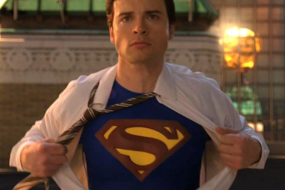 Kenapa Clark Kent Seri Smallville Tak Pakai Kostum Superman?