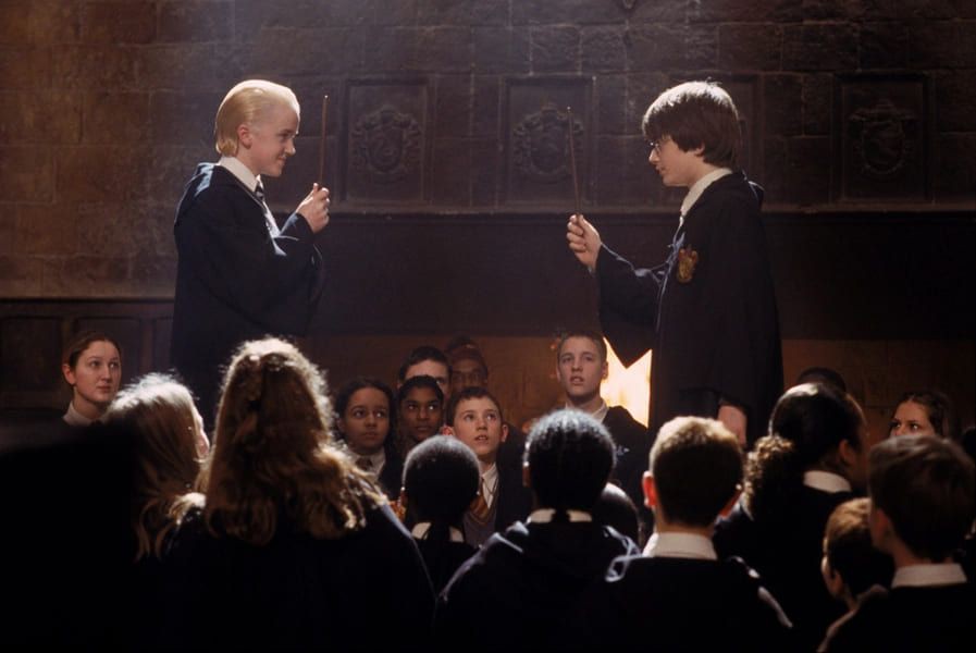 Kenapa Draco Malfoy Tidak Suka Harry Potter? Draco Selalu Merasa Iri!