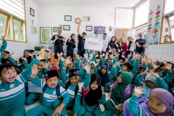 Saweria Melalui IDN Foundation Salurkan Donasi Buku

untuk Saung Baca