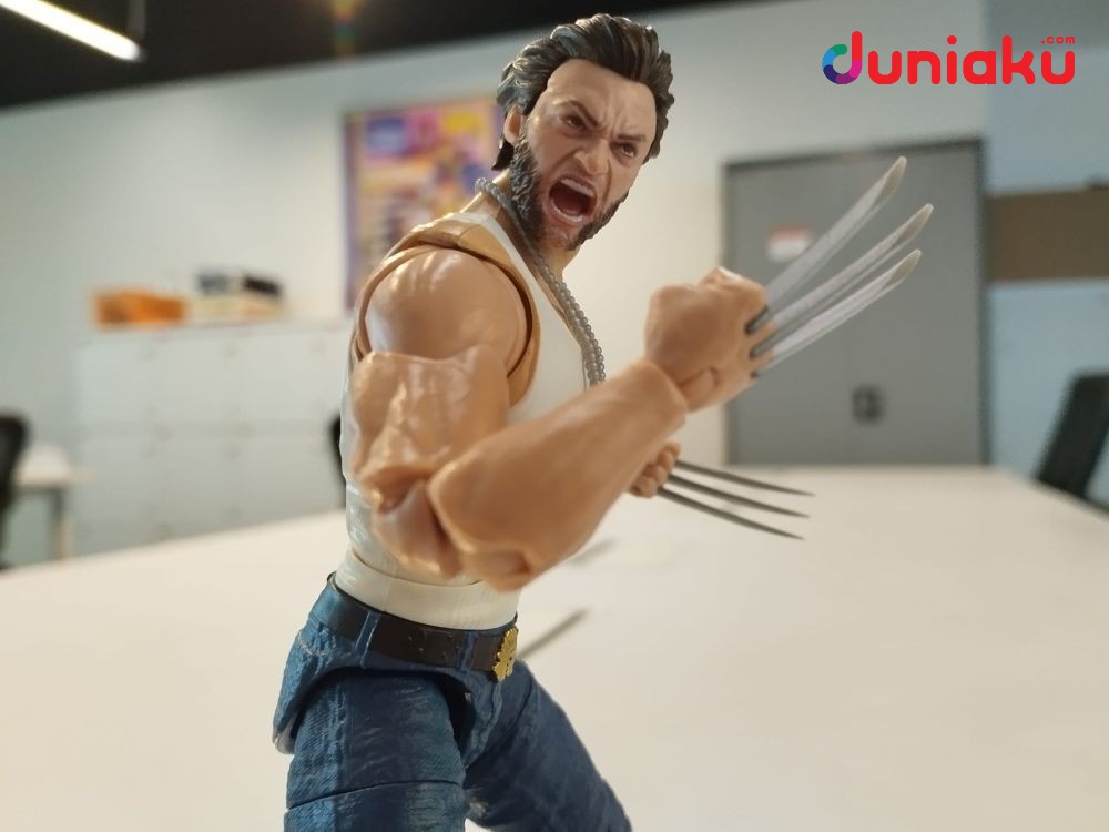Marvel Legends Wolverine - 01.jpg