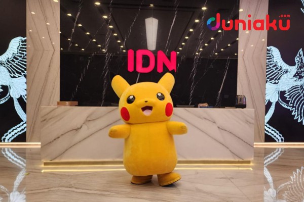 8 Potret Pikachu yang Main ke Kantor Duniaku.com! Heboh Banget!