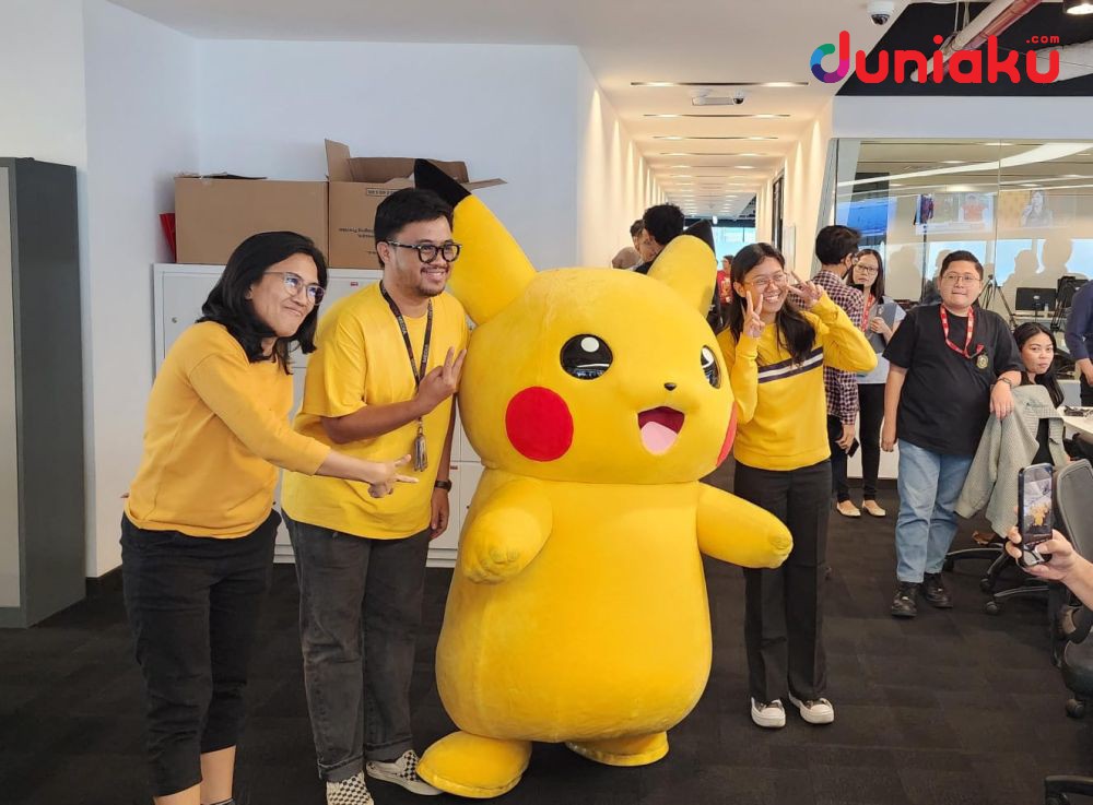 Pikachu di kantor duniaku 2.jpg